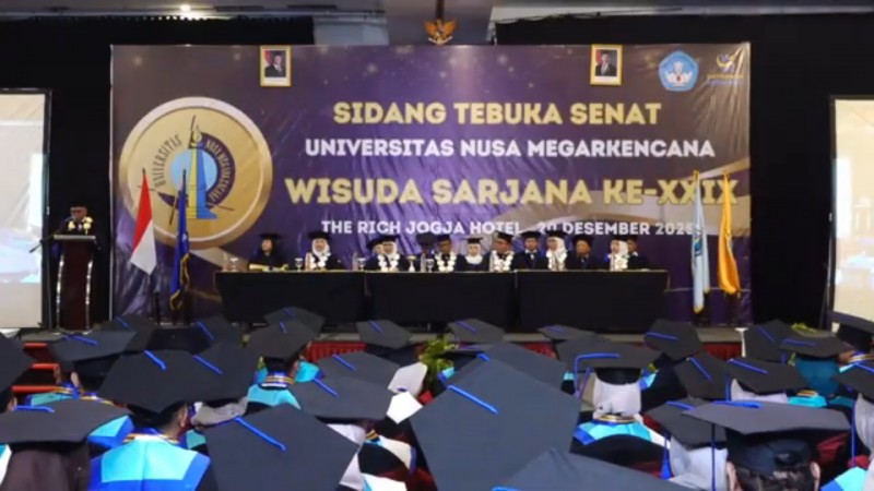 101 Lulusan Nusa Megarkencana Diwisuda