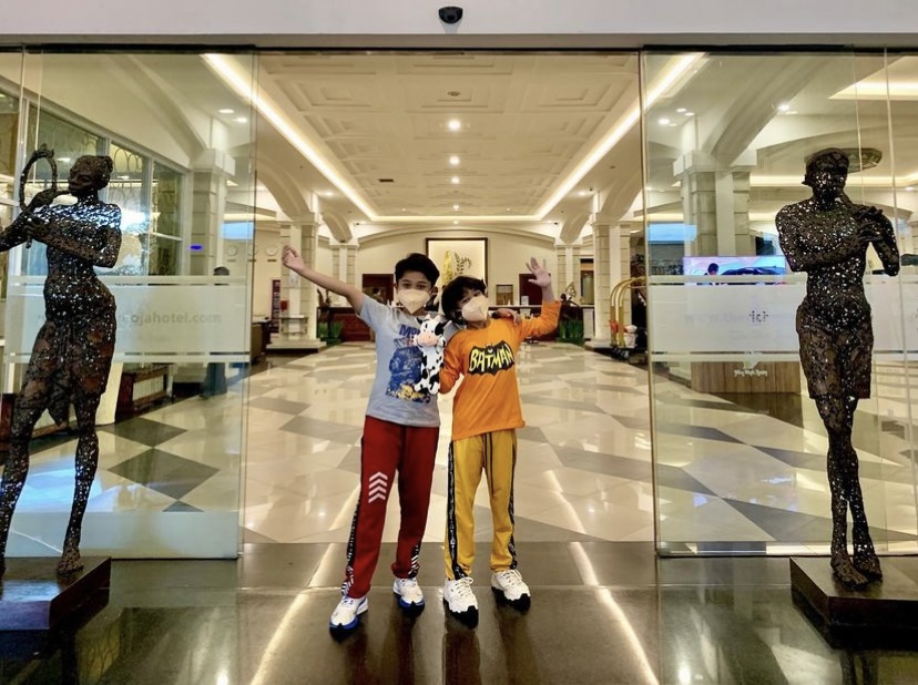 Staycation Di The Rich Hotel Bareng Buah Hati, Dapat Gulali