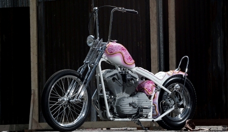 Rancangan Istimewa Chopper ‘Kebo Bule’ Bermotif Cirebonan di Kustomfest