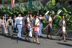 Pasukan_Pengibar_Bendera_Dikawal_oleh_Bergada_Jose_and_The_Guardians.JPG